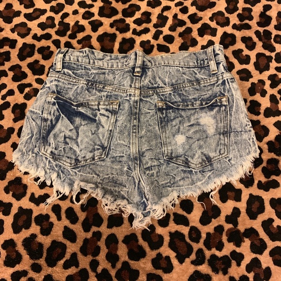 Distressed Denim Shorts - Picture 4 of 4